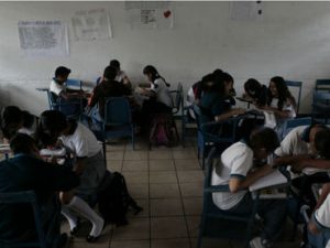 Lee más sobre el artículo OCDE señala que los jóvenes mexicanos no completan sus estudios
