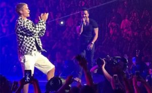 Lee más sobre el artículo Justin Bieber cantó “Despacito” con Luis Fonsi en Puerto Rico