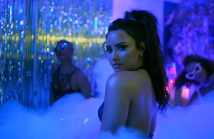 En este momento estás viendo Demi Lovato estrenó video del tema “Sorry Not Sorry”