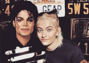 Lee más sobre el artículo Paris Jackson compartió una foto y un mensaje dedicado a su padre