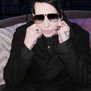 Lee más sobre el artículo Marilyn Manson sufrió accidente en el escenario