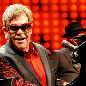 Lee más sobre el artículo Harvard premiará a Elton John por su trabajo en  la lucha contra el SIDA