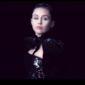 Lee más sobre el artículo Miley Cyrus celebra su cumpleaños 25