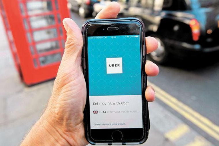En este momento estás viendo Uber deberá pagar sueldo mínimo y vacaciones a sus conductores en Reino Unido