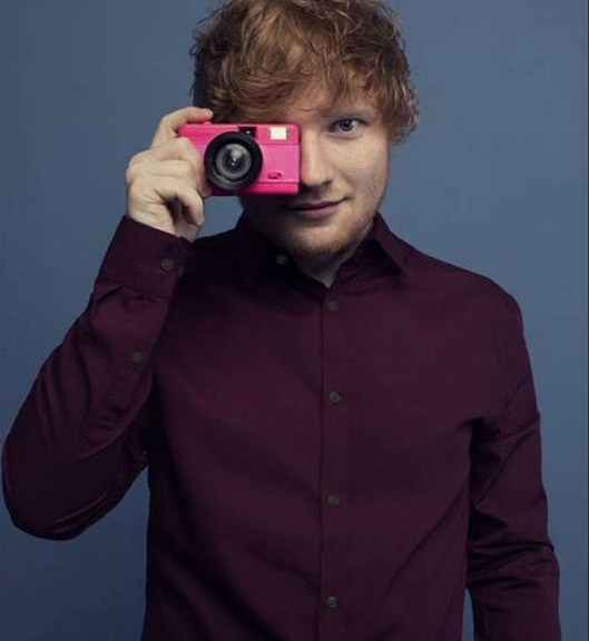 En este momento estás viendo Ed Sheeran hace récord con su álbum “Divide” en Reino Unido