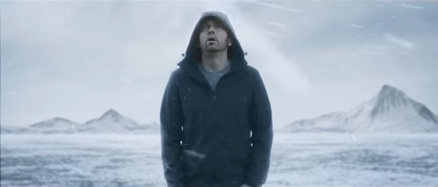 En este momento estás viendo Eminem estrenó su video de “Walk on Water”