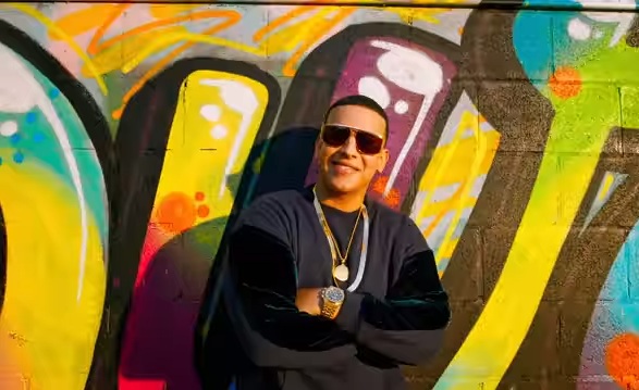 En este momento estás viendo Daddy Yankee estrenó su nuevo sencillo “Dura”