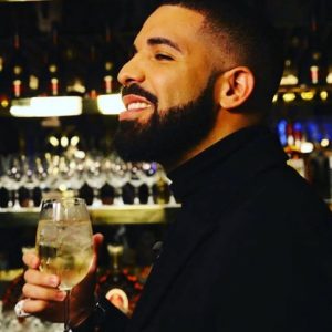 Lee más sobre el artículo Drake lanza dos nuevas canciones “God’s Plan” y “Diplomatic Immunity”