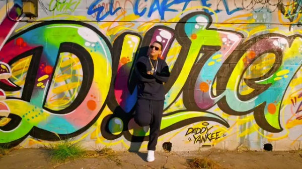 En este momento estás viendo Daddy Yankee debutó en el número 1 en YouTube con “Dura”