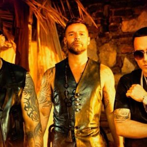 Lee más sobre el artículo Ricky Martin lanza su nuevo sencillo “Fiebre” junto a  Wisin y Yandel 