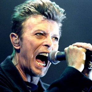 Lee más sobre el artículo Inauguran estatua de David Bowie en Reino Unido