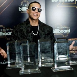 Lee más sobre el artículo Daddy Yankee triunfa en los Billboard Latin