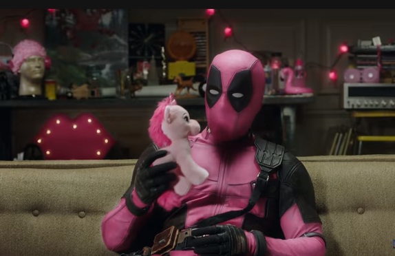 En este momento estás viendo Deadpool se viste de rosa en apoyo a la lucha contra el cáncer