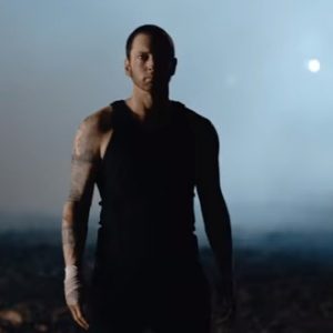Lee más sobre el artículo Eminem lanzó video de su tema “Framed”