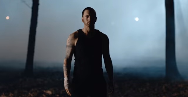En este momento estás viendo Eminem lanzó video de su tema “Framed”