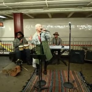 Lee más sobre el artículo Christina Aguilera canta en el metro de Nueva York