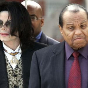Lee más sobre el artículo Fallece el padre de Michael Jackson