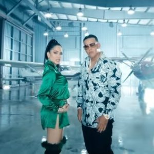Lee más sobre el artículo Daddy Yankee y Natti Natasha estrenan nuevo tema “Buena Vida”