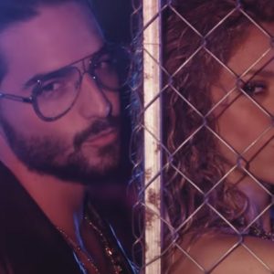 Lee más sobre el artículo Shakira estrenó el video de “Clandestino” junto a Maluma