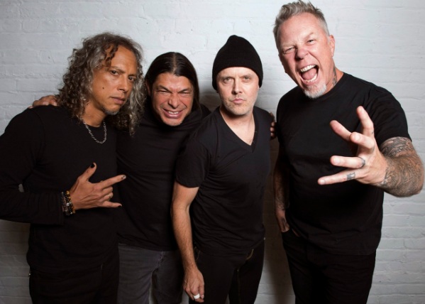 En este momento estás viendo Metallica lanza su propio whisky “Blackened”