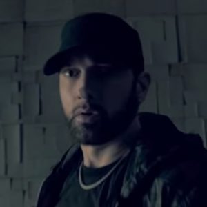 Lee más sobre el artículo Eminem lanza video de su tema “Fall”