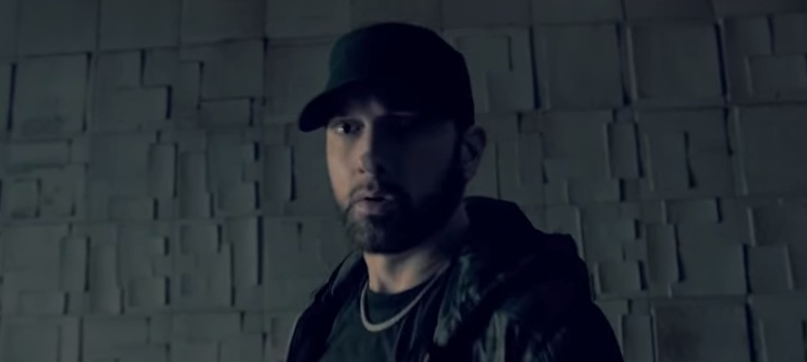 En este momento estás viendo Eminem lanza video de su tema “Fall”