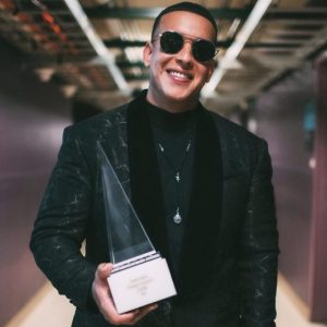 Lee más sobre el artículo Daddy Yankee recibe Premio Ícono en los Latin American Music Awards