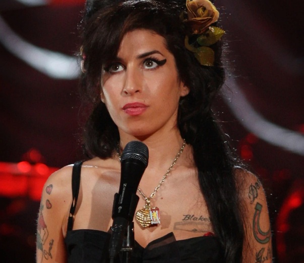 En este momento estás viendo Amy Winehouse regresará a los escenarios como un holograma