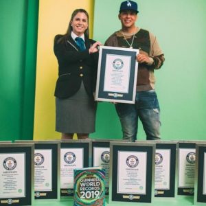 Lee más sobre el artículo Daddy Yankee recibe diez Récords Guinness