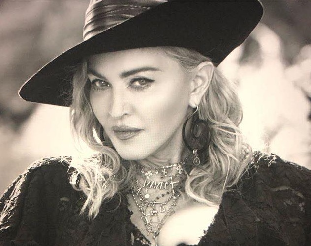 En este momento estás viendo Madonna retrasa el lanzamiento de su nuevo álbum