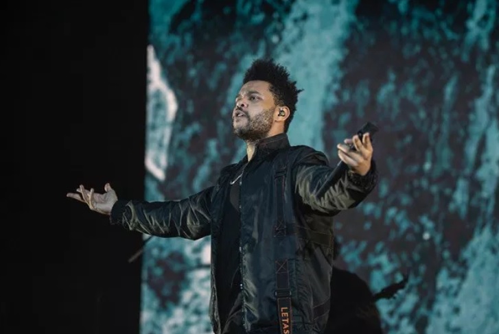 En este momento estás viendo The Weeknd triunfa en su primer concierto en CDMX