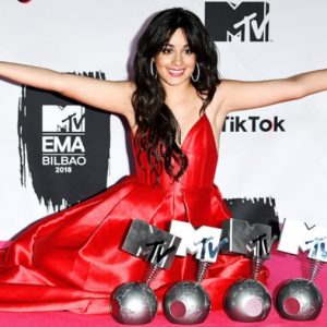 Lee más sobre el artículo Camila Cabello triunfa en los Europe Music Awards