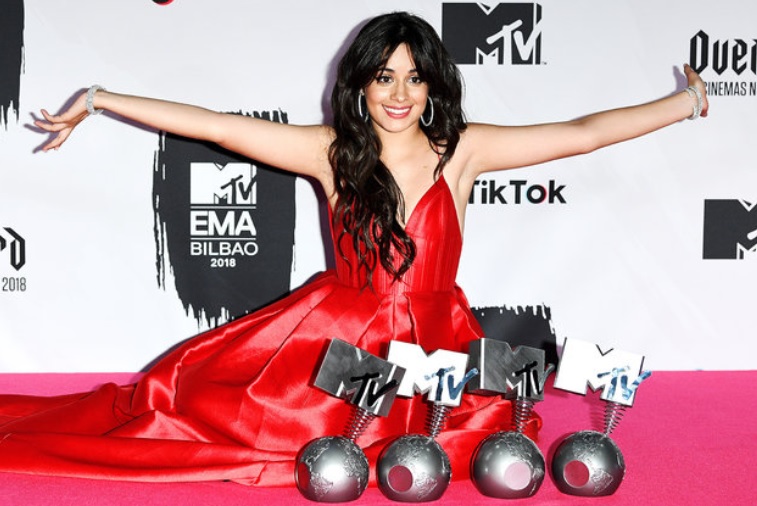 En este momento estás viendo Camila Cabello triunfa en los Europe Music Awards