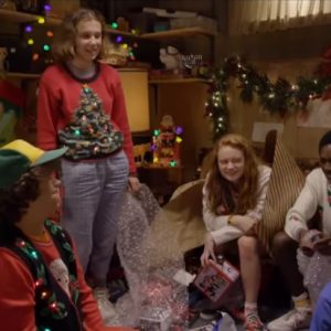 Lee más sobre el artículo Los chicos de “Stranger Things” se juntan para celebrar la Navidad