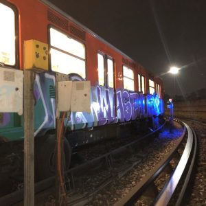 Lee más sobre el artículo Grafitean vagón de la Línea 2 del Metro