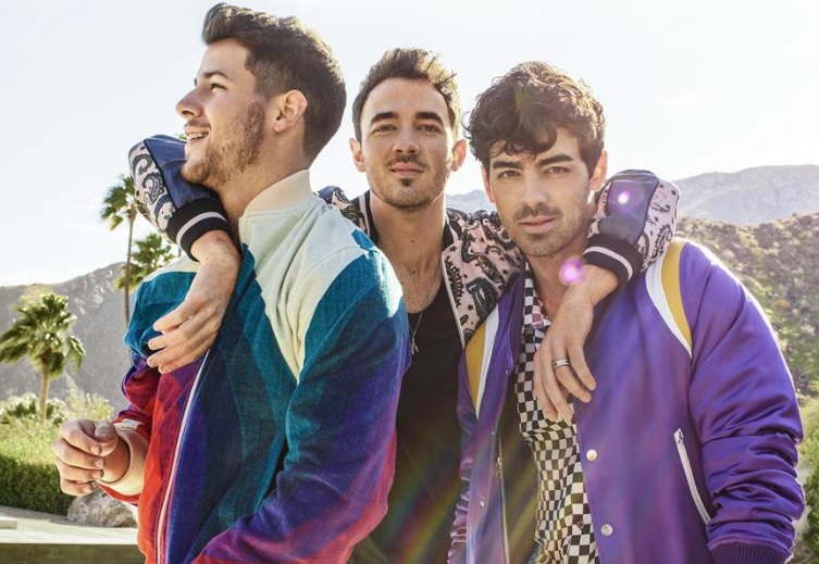 En este momento estás viendo Jonas Brothers anuncian su regreso a la música