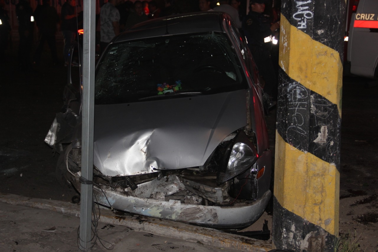 En este momento estás viendo Fuerte accidente automovilístico en Azcapotzalco.