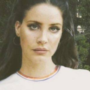 Lee más sobre el artículo Lana Del Rey anuncia fecha de lanzamiento de su nuevo álbum