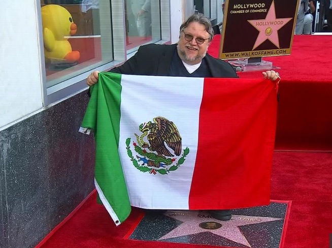 En este momento estás viendo Guillermo del Toro recibió su estrella en el Paseo de la Fama de Hollywood