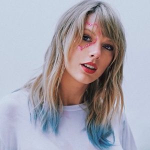 Lee más sobre el artículo Taylor Swift planea volver a grabar sus álbumes