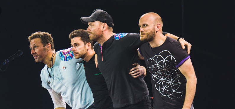 En este momento estás viendo Coldplay suspenderá gira para cuidar el medio ambiente