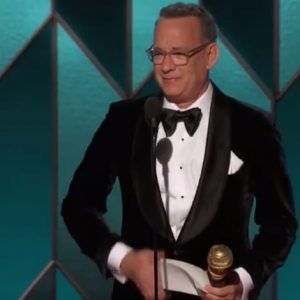 Lee más sobre el artículo Tom Hanks recibe premio por su carrera en los Globos de Oro
