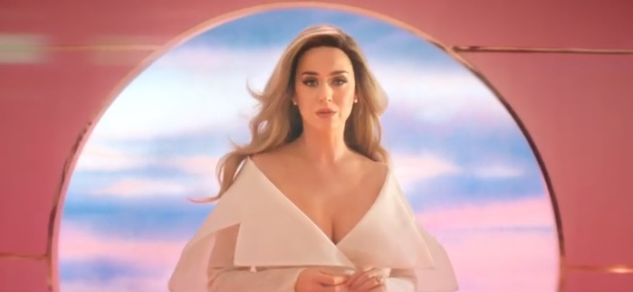 En este momento estás viendo Katy Perry lanza nueva canción “Never Worn White” y anuncia su embarazo