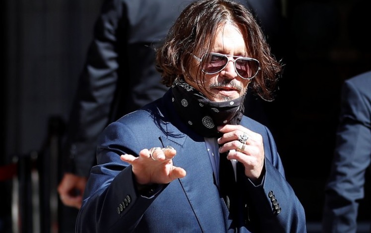 En este momento estás viendo Johnny Depp demanda a un diario británico por difamación