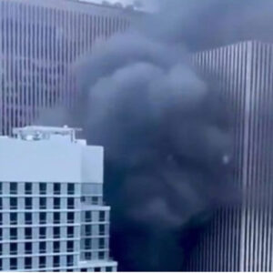 Lee más sobre el artículo Se registra incendio en edificio cercano al Rockefeller Center de Nueva York
