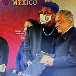 Lee más sobre el artículo Entrega presidente de México el Premio Nacional del Deporte
