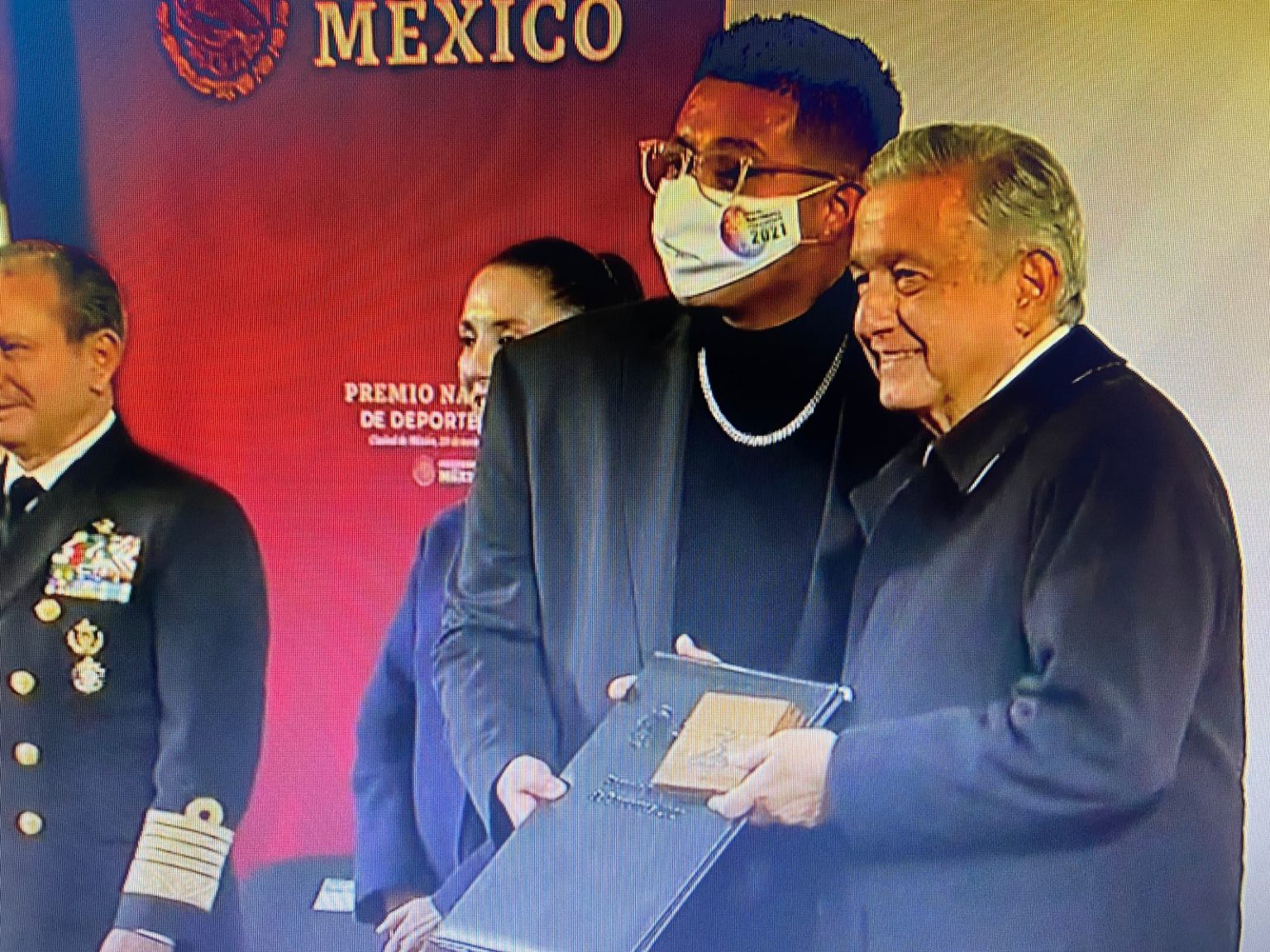 En este momento estás viendo Entrega presidente de México el Premio Nacional del Deporte