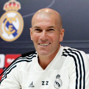 Lee más sobre el artículo Busca el PSG contratar a Zinedine Zidane