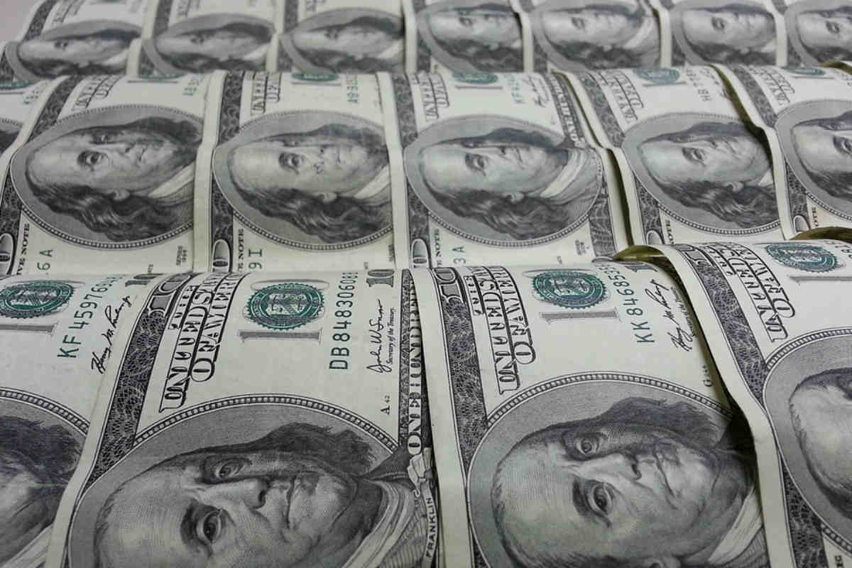 En este momento estás viendo Dólar llega a los $21.78 pesos, récord de ocho meses