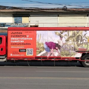 Lee más sobre el artículo Coca Cola decora sus camiones con murales comunitarios